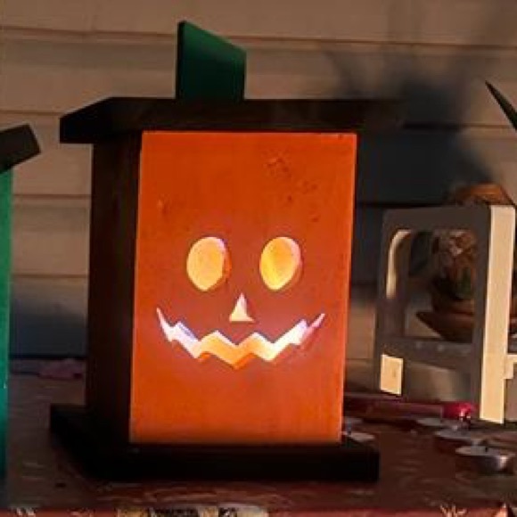 Orange wooden lantern boxes - Picture 4 of 5